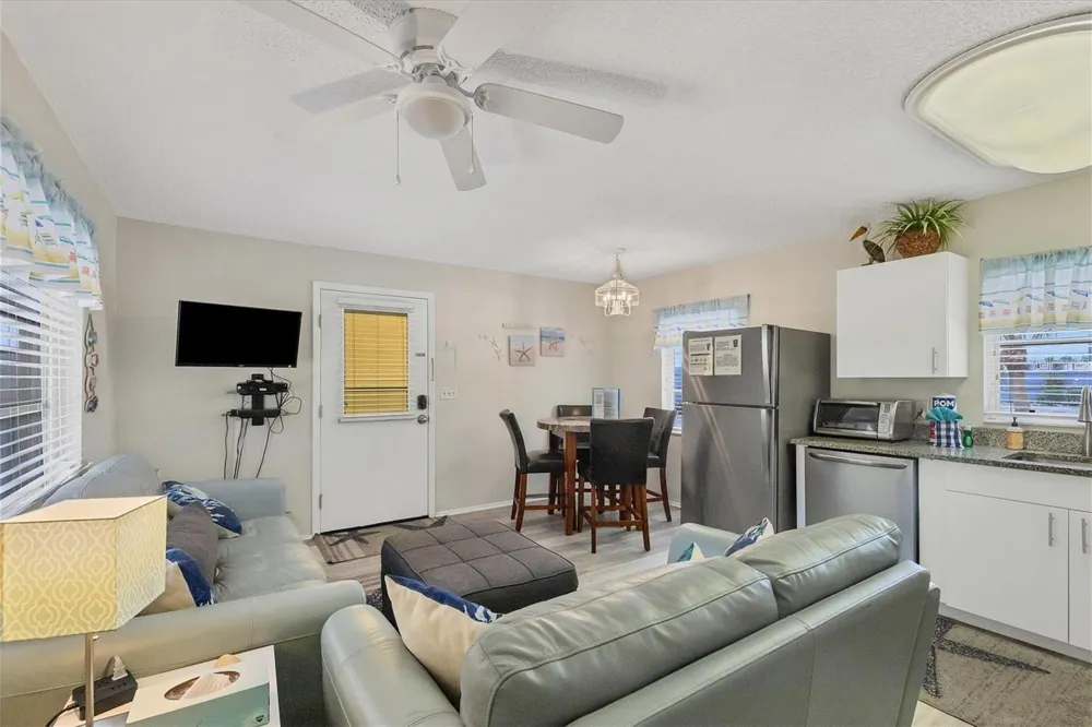 301 AVENIDA MADERA #A Sarasota, FL 34242