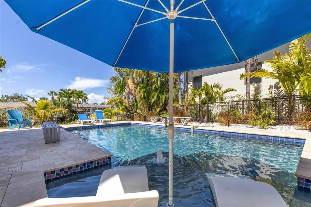 301 AVENIDA MADERA #A Sarasota, FL 34242