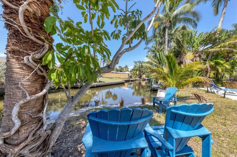 301 AVENIDA MADERA #A Sarasota, FL 34242