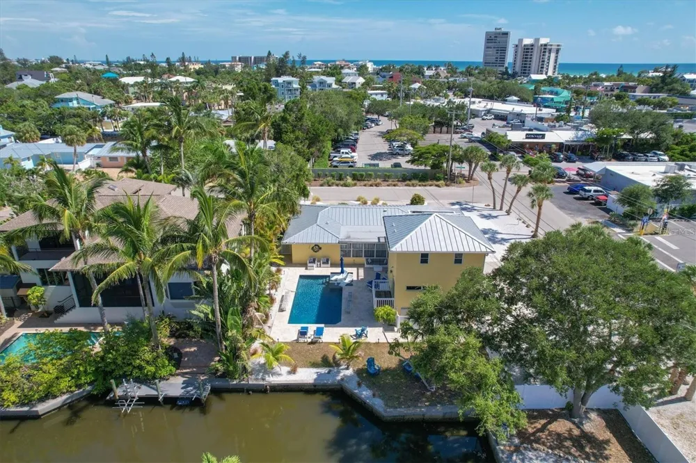 301 AVENIDA MADERA #A Sarasota, FL 34242
