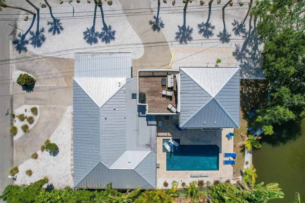 301 AVENIDA MADERA #A Sarasota, FL 34242