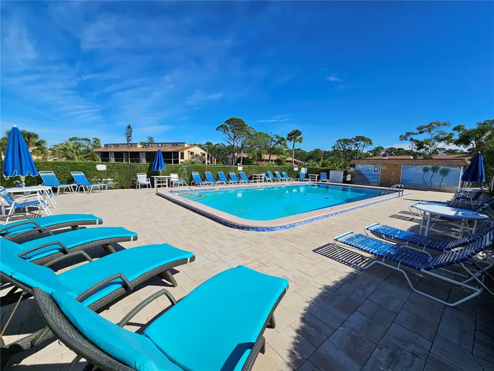 6 QUAILS RUN BOULEVARD #9 Englewood, FL 34223