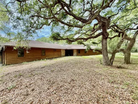 175 BAYWOOD DRIVE