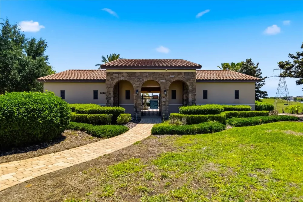 5053 TORCHWOOD DRIVE Minneola, FL 34715