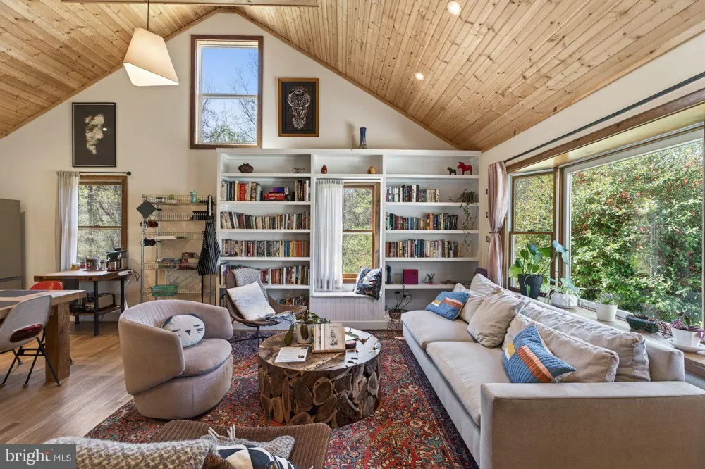 202 LAKE ARROWHEAD ROAD Luray, VA 22835
