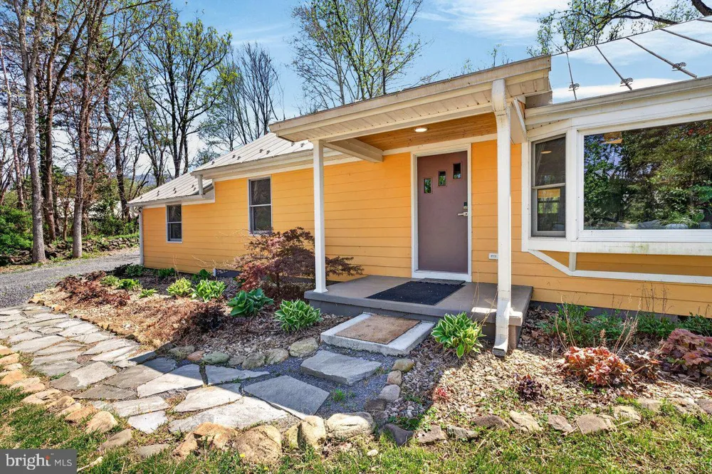 202 LAKE ARROWHEAD ROAD Luray, VA 22835