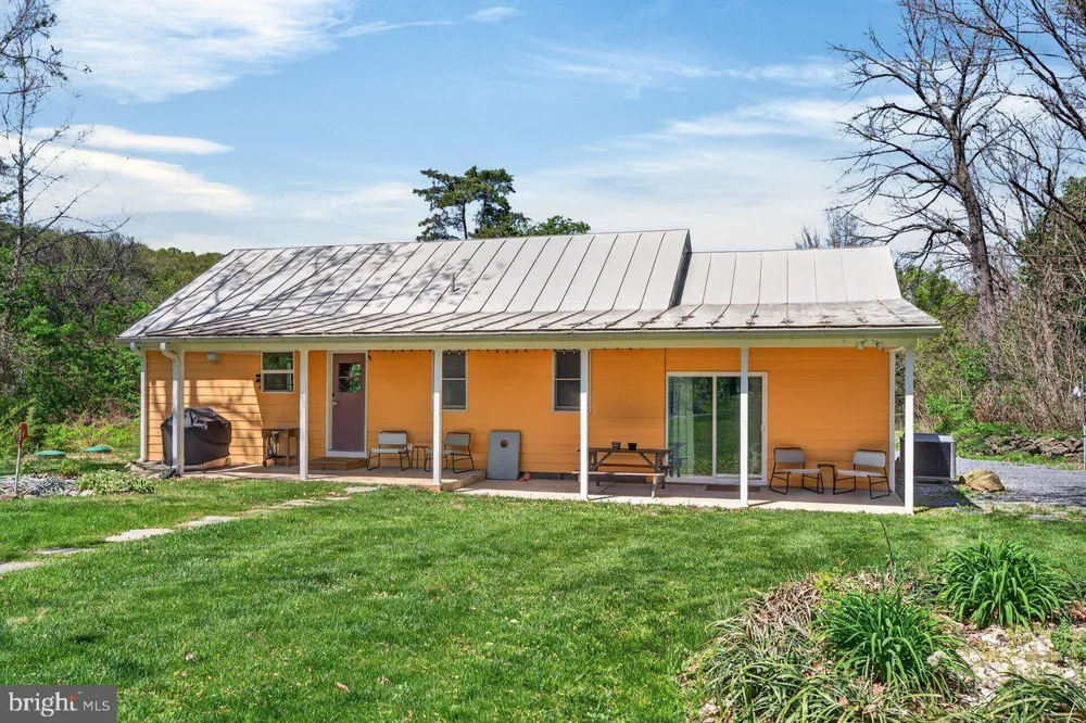 202 LAKE ARROWHEAD ROAD Luray, VA 22835