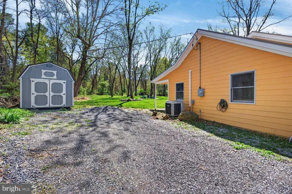 202 LAKE ARROWHEAD ROAD Luray, VA 22835