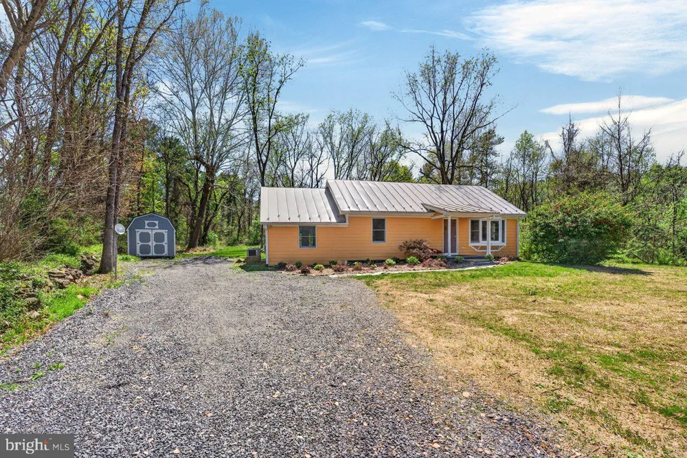 202 LAKE ARROWHEAD ROAD Luray, VA 22835