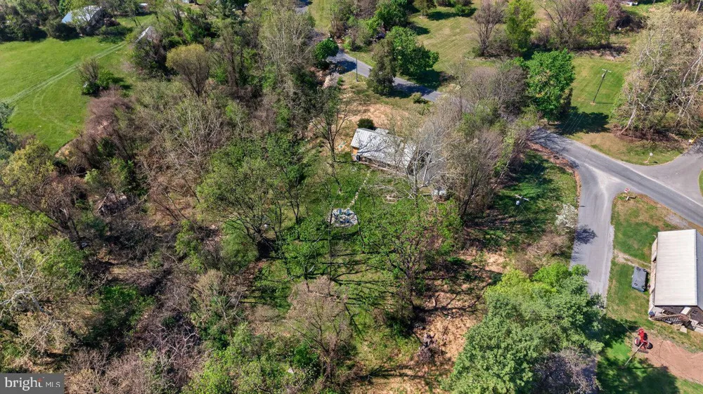 202 LAKE ARROWHEAD ROAD Luray, VA 22835