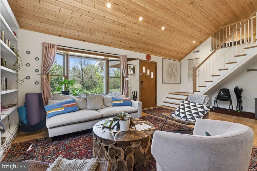 202 LAKE ARROWHEAD ROAD Luray, VA 22835