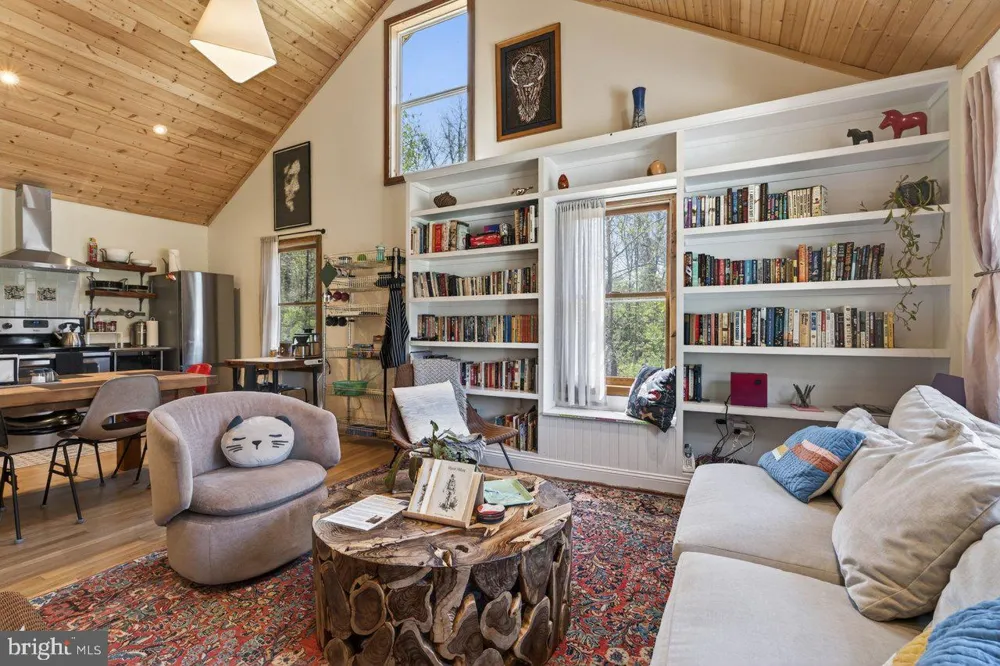 202 LAKE ARROWHEAD ROAD Luray, VA 22835