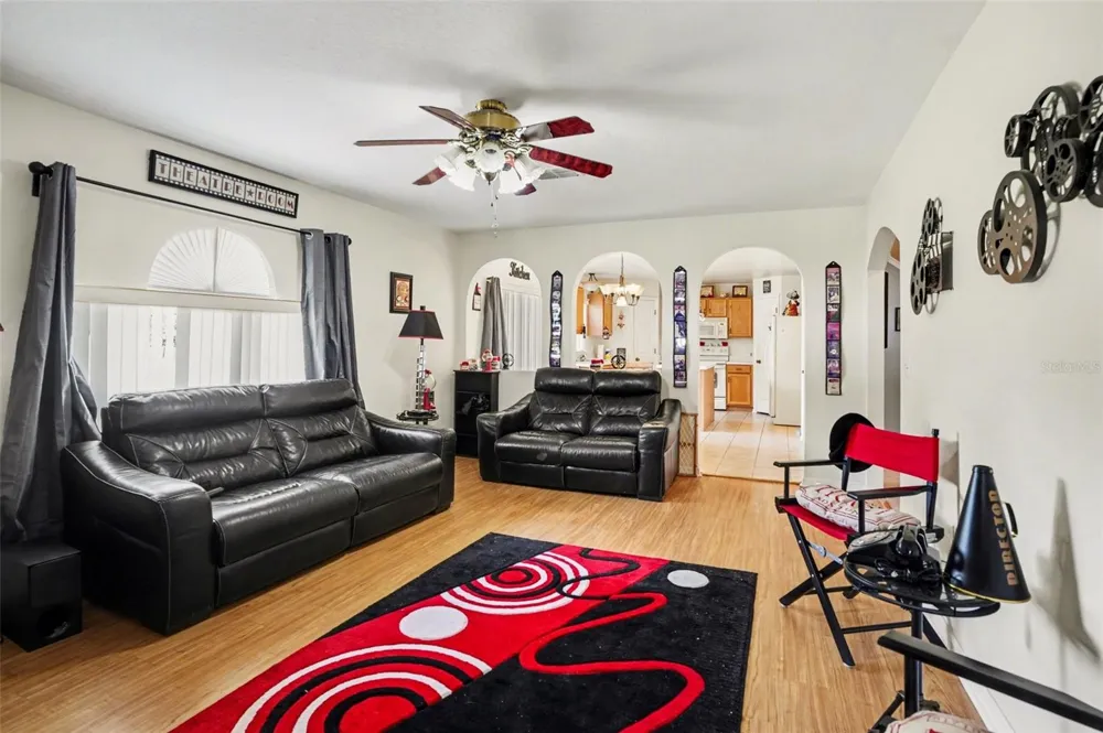 720 VALRICO HILLS LANE Valrico, FL 33594