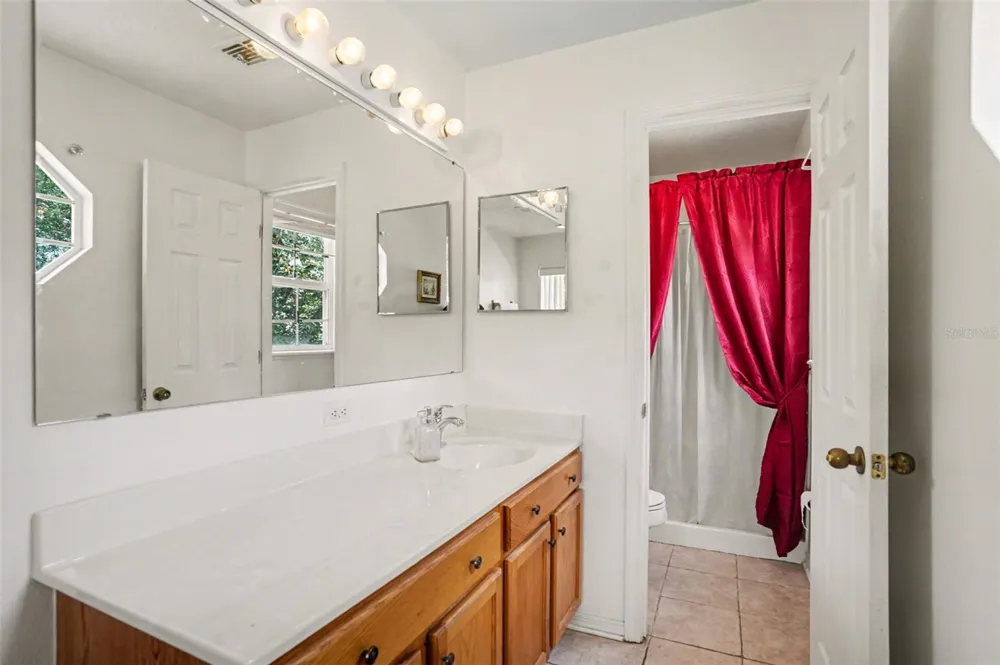 720 VALRICO HILLS LANE Valrico, FL 33594