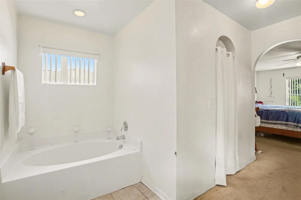 720 VALRICO HILLS LANE Valrico, FL 33594