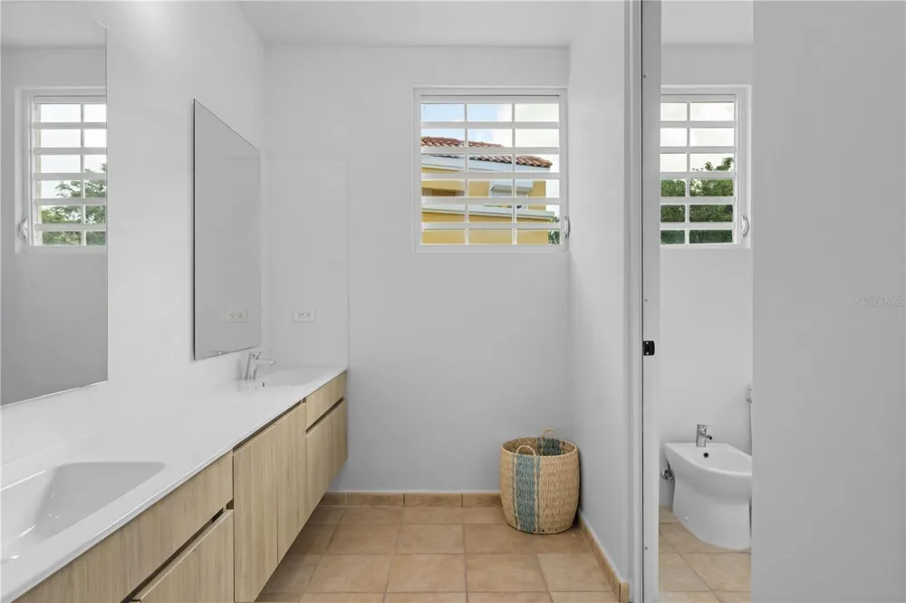 10 I #201 Rio Grande, PR 00745