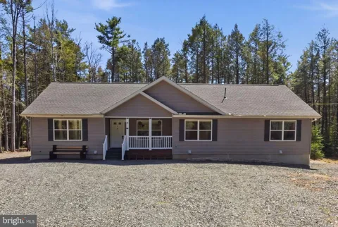 506 SIR JEOFFREY COURT