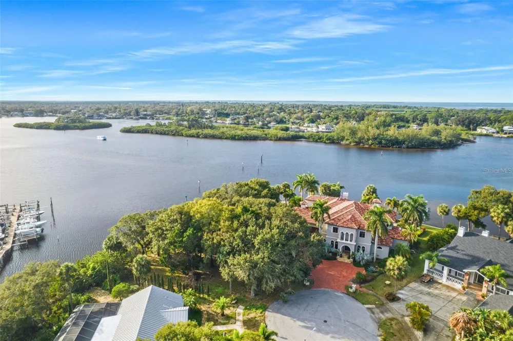 1600 MEYERS COVE DRIVE Tarpon Springs, FL 34689