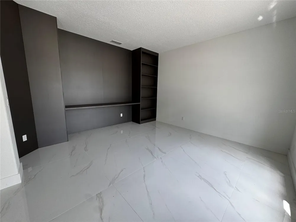 219 LARGOVISTA DRIVE Oakland, FL 34787