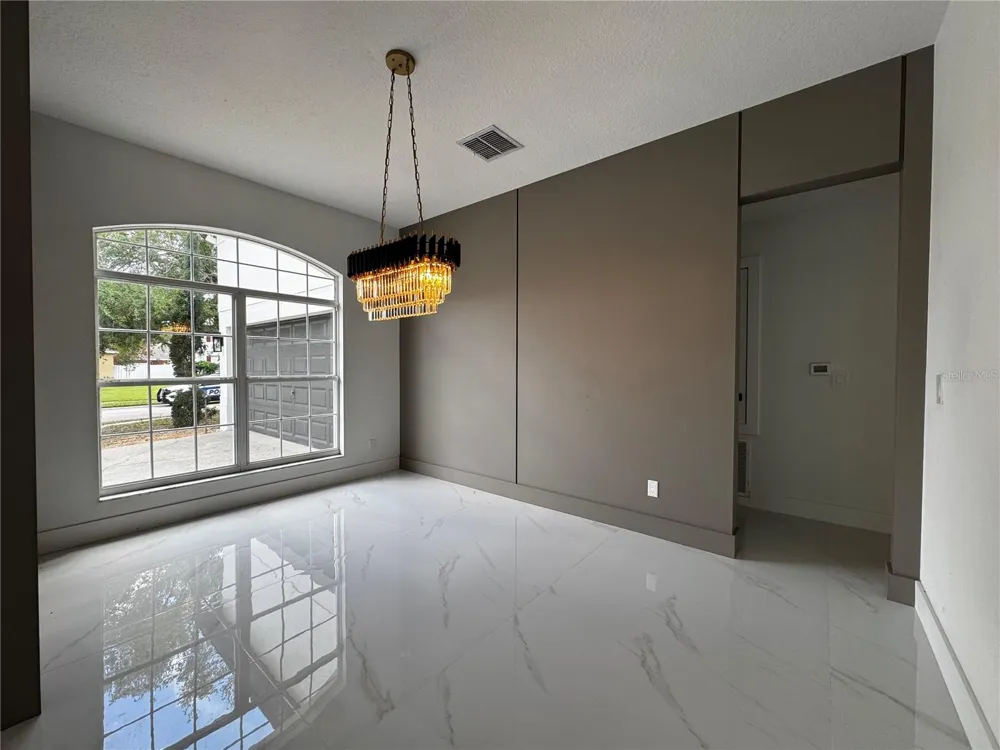 219 LARGOVISTA DRIVE Oakland, FL 34787