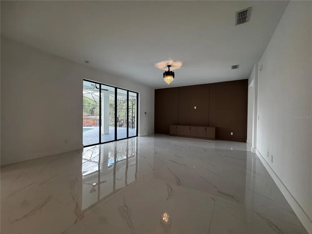 219 LARGOVISTA DRIVE Oakland, FL 34787