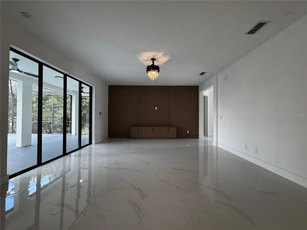 219 LARGOVISTA DRIVE Oakland, FL 34787