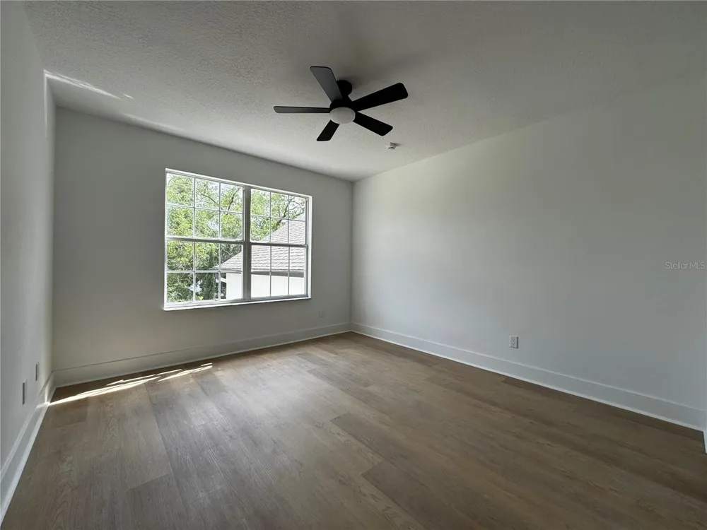 219 LARGOVISTA DRIVE Oakland, FL 34787