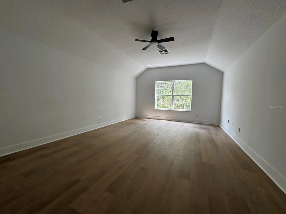219 LARGOVISTA DRIVE Oakland, FL 34787