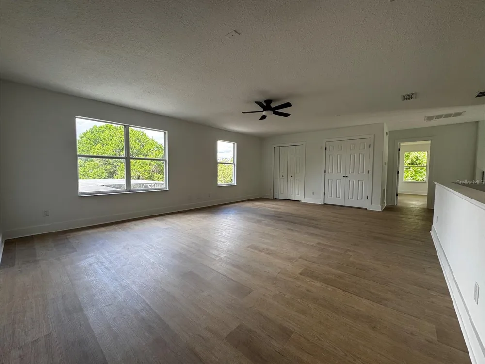 219 LARGOVISTA DRIVE Oakland, FL 34787