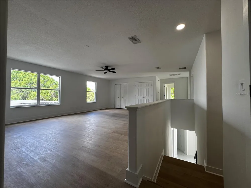 219 LARGOVISTA DRIVE Oakland, FL 34787