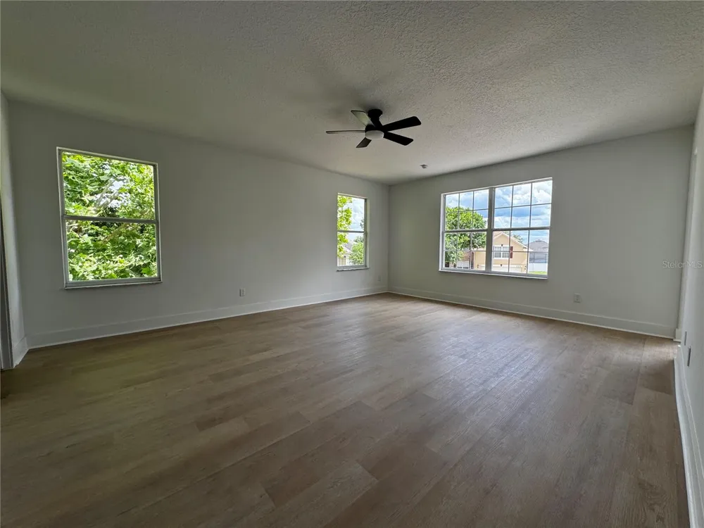 219 LARGOVISTA DRIVE Oakland, FL 34787