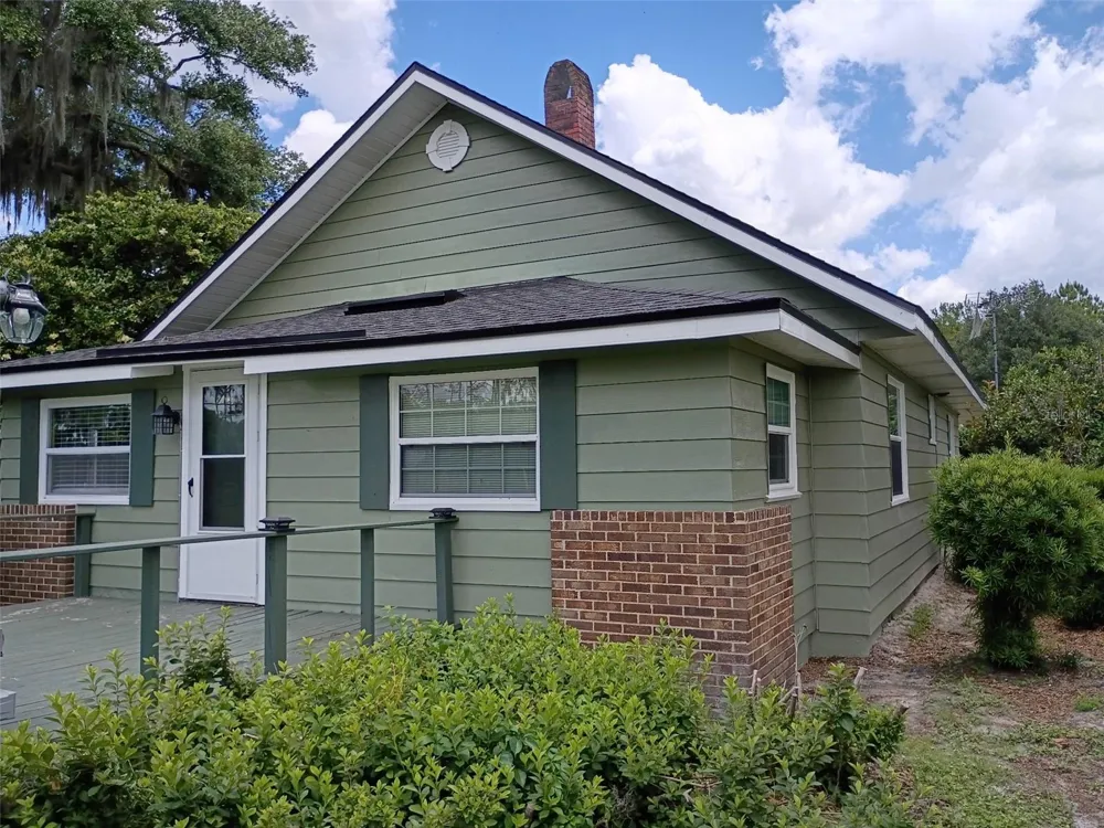 1403 BLACKWELDER ROAD De Leon Springs, FL 32130