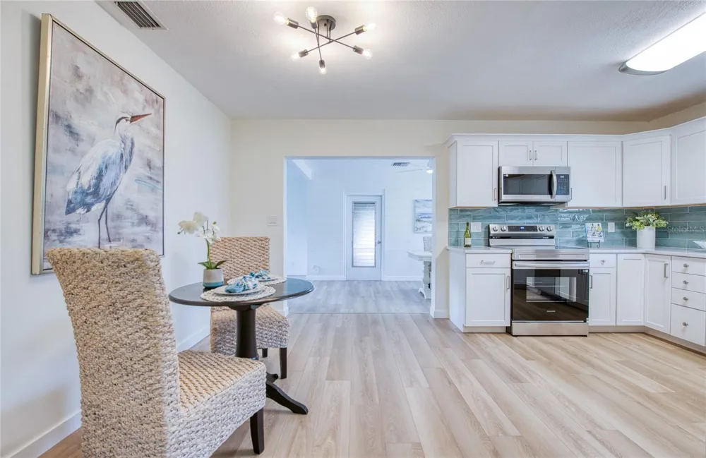 662 VILLAGRANDE AVENUE S St Petersburg, FL 33707