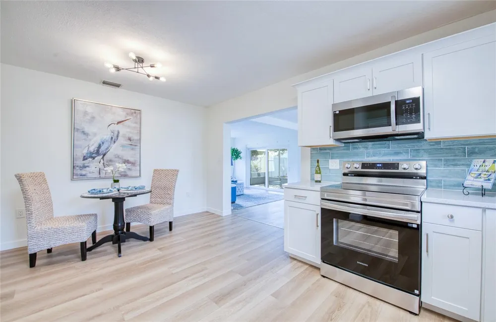 662 VILLAGRANDE AVENUE S St Petersburg, FL 33707