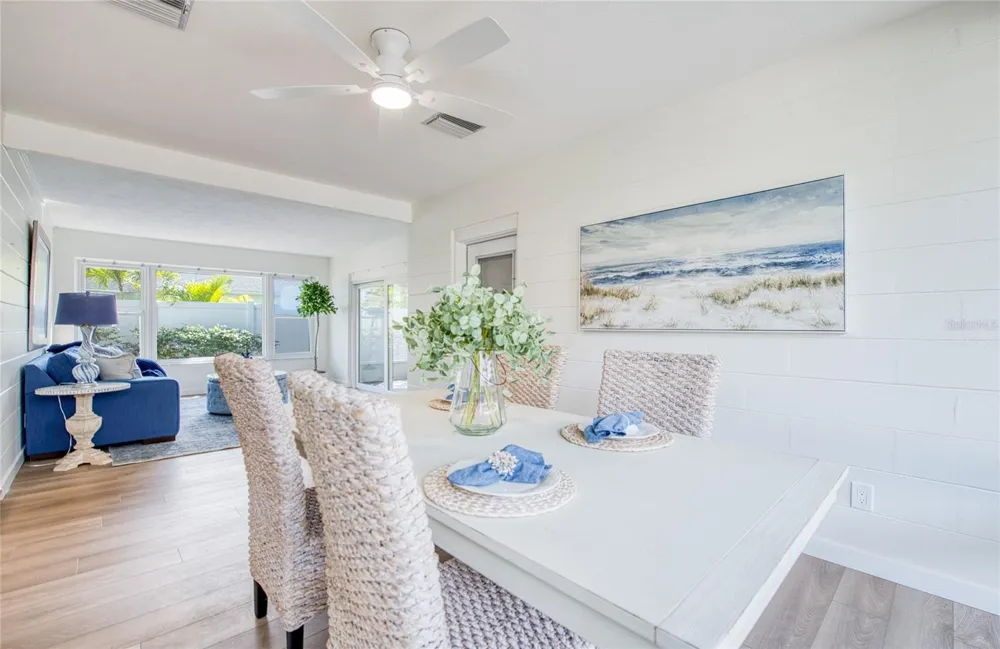 662 VILLAGRANDE AVENUE S St Petersburg, FL 33707