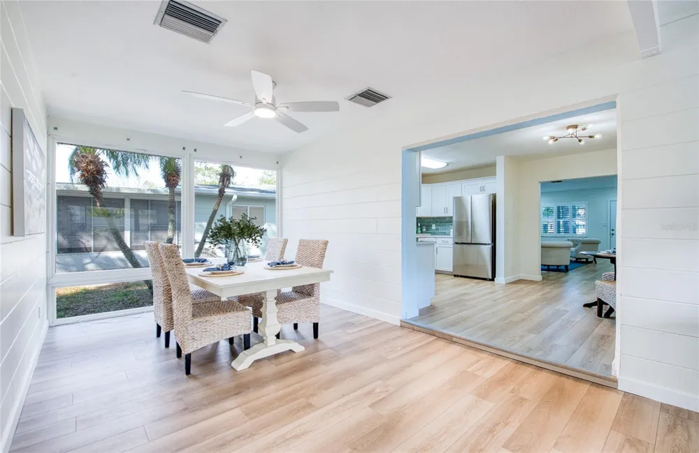 662 VILLAGRANDE AVENUE S St Petersburg, FL 33707