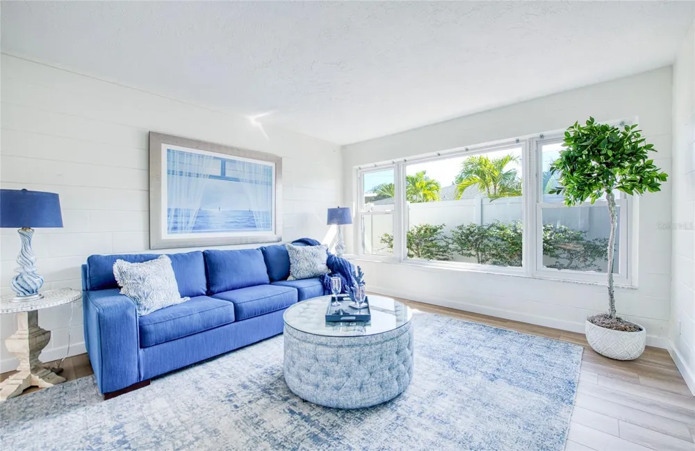 662 VILLAGRANDE AVENUE S St Petersburg, FL 33707
