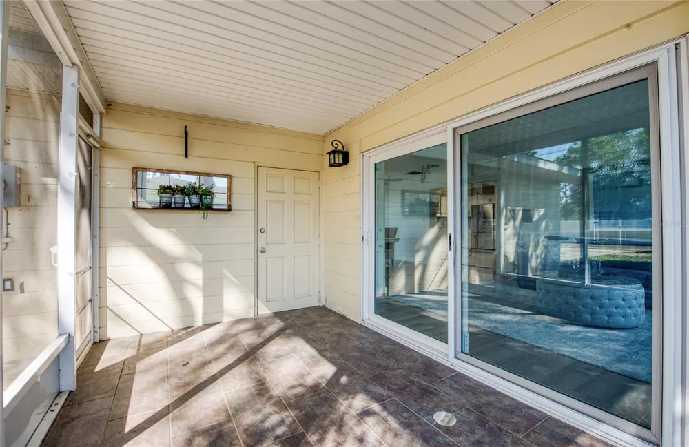 662 VILLAGRANDE AVENUE S St Petersburg, FL 33707
