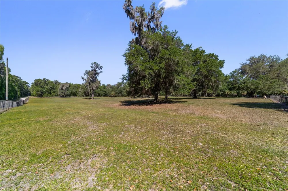 20005 NW 135TH AVENUE Micanopy, FL 32667
