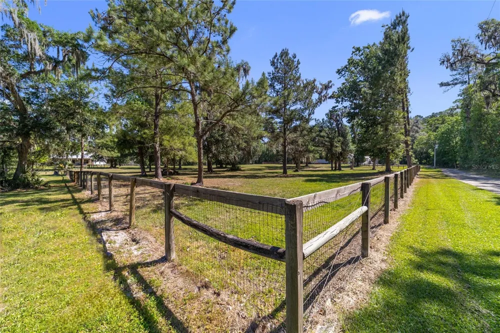 20005 NW 135TH AVENUE Micanopy, FL 32667