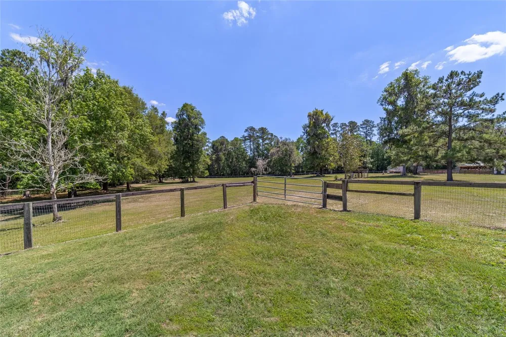20005 NW 135TH AVENUE Micanopy, FL 32667