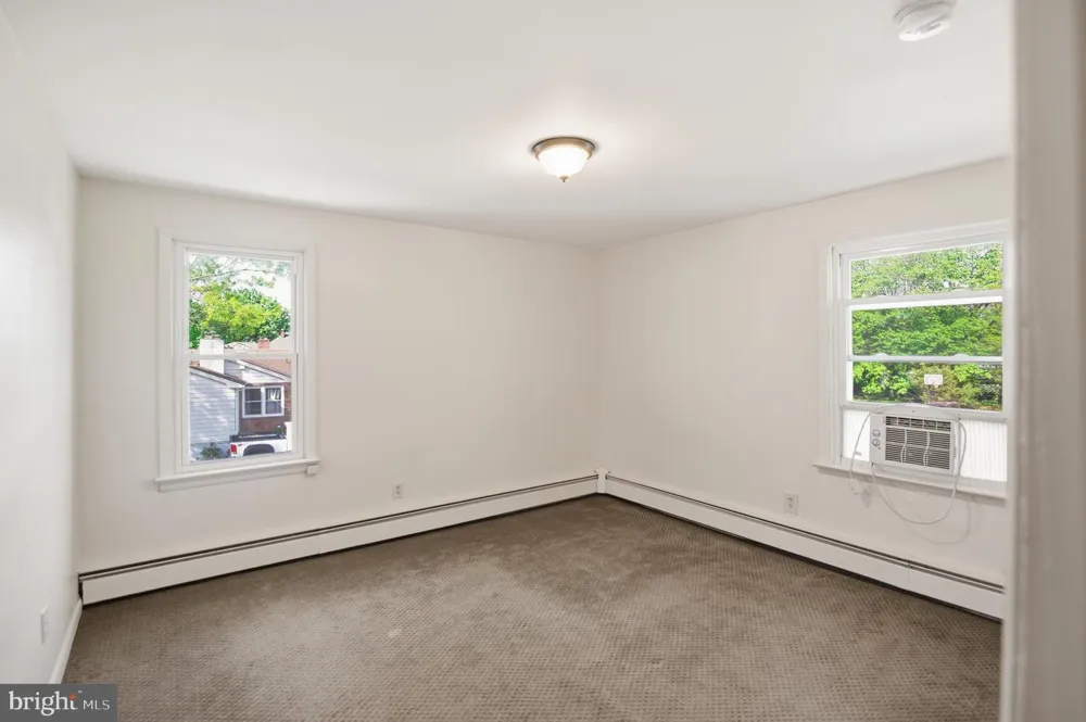 1130 E PARK AVENUE #APT B Vineland, NJ 08360