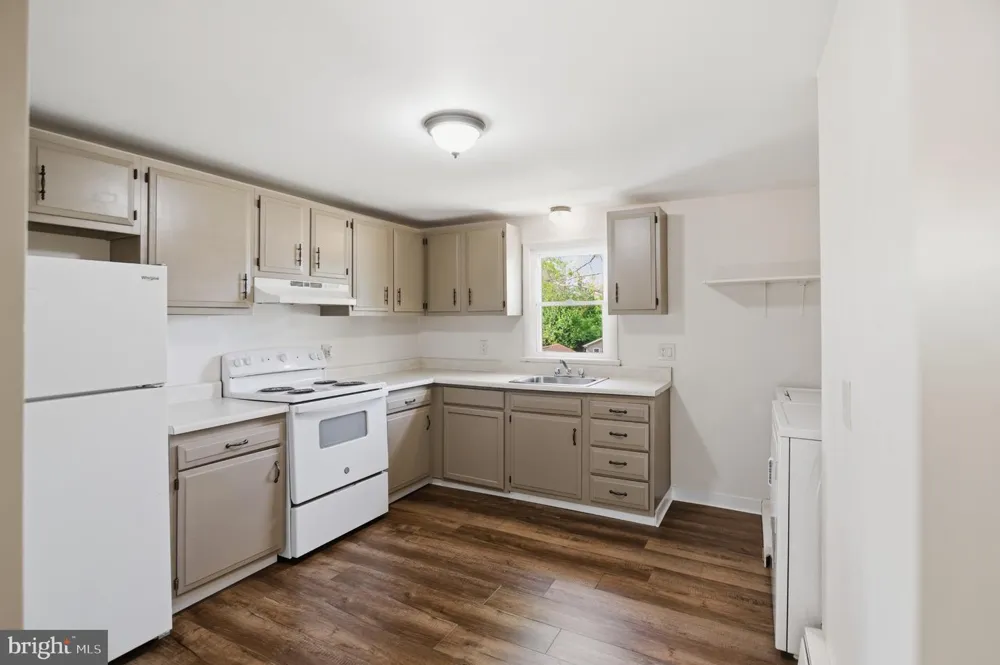 1130 E PARK AVENUE #APT B Vineland, NJ 08360