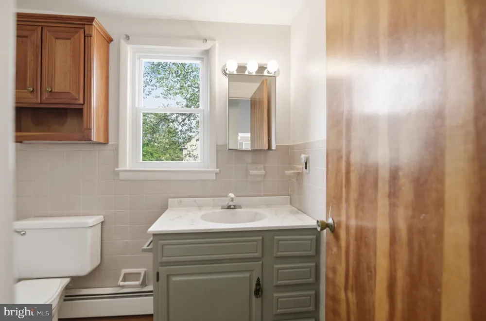 1130 E PARK AVENUE #APT B Vineland, NJ 08360