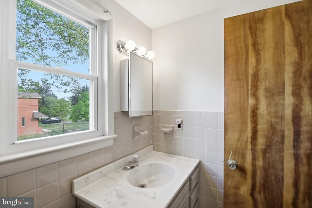 1130 E PARK AVENUE #APT B Vineland, NJ 08360