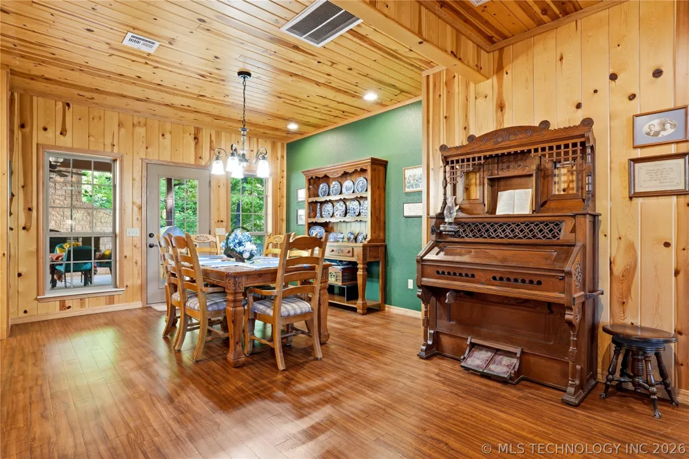 452316 E 953 ROAD Vian, OK 74962