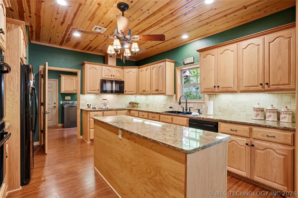 452316 E 953 ROAD Vian, OK 74962