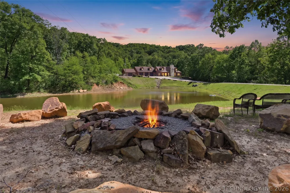 452316 E 953 ROAD Vian, OK 74962