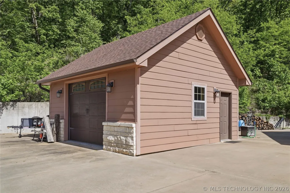 452316 E 953 ROAD Vian, OK 74962