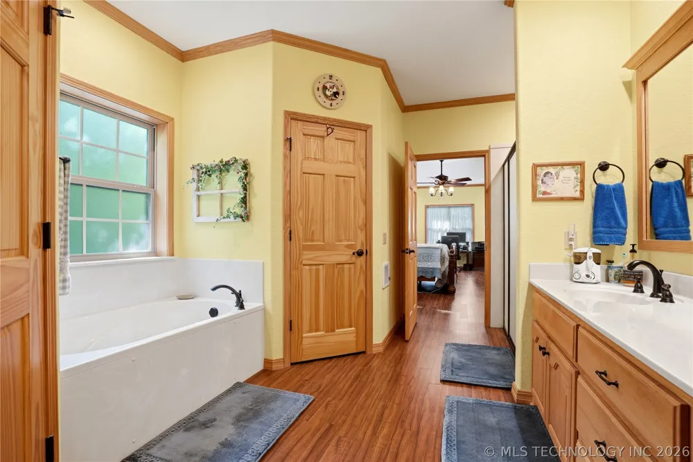 452316 E 953 ROAD Vian, OK 74962